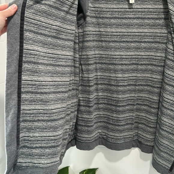 Lululemon Savasana Wrap Gray Jacket in Coal Open Sweater Gray Strata Stripe 6 - Picture 10 of 11